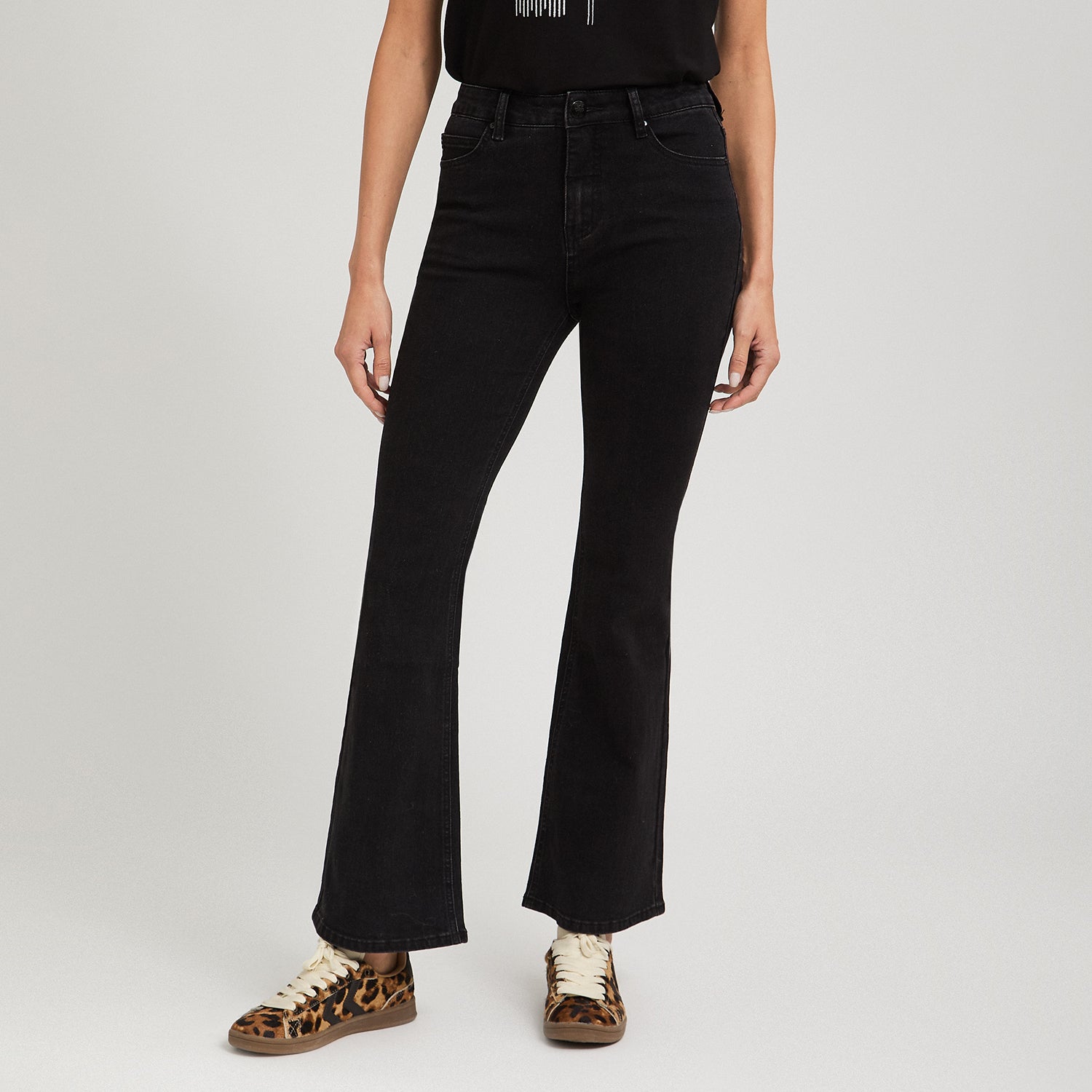 Jeans Negro Flare 5 Bolsillos - Lorenzo di Pontti